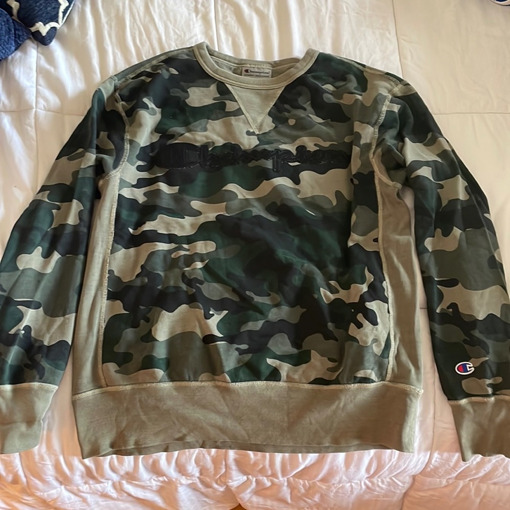 Champion Pullover - image 1
